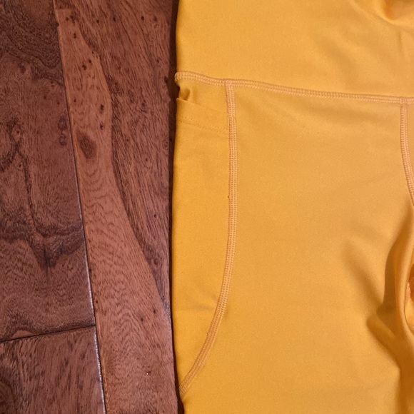 Under Armour legging in XS - Picture 2 of 4